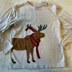 Hanna Andersson long sleeve tee, Moose w/ scarf design. Oatmeal color, Sz 130/8